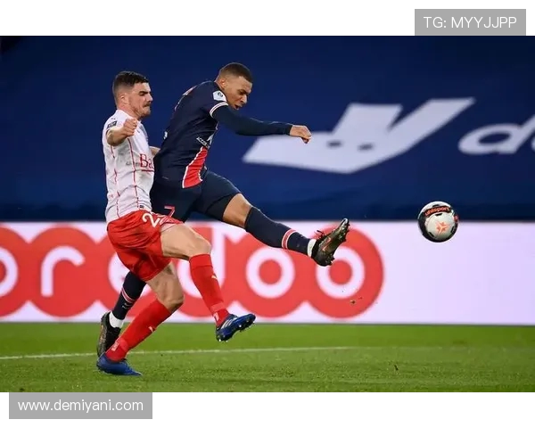 巴黎与尼姆精彩对决集锦回顾赛场瞬间尽显足球魅力与激情