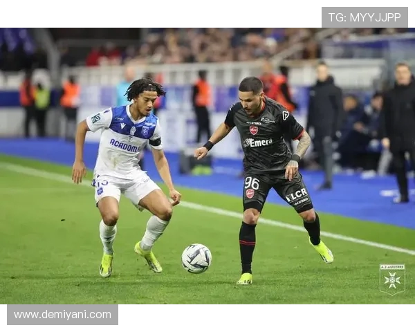 洛里昂主场迎战圣日耳曼期待精彩对决与胜利的较量 洛里昂主场迎战圣日耳曼期待精彩对决与胜利的较量