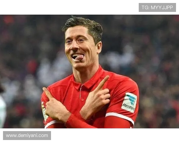 莱万回归旧主战拜仁球迷怒斥其忘恩负义情绪高涨 莱万回归旧主战拜仁球迷怒斥其忘恩负义情绪高涨