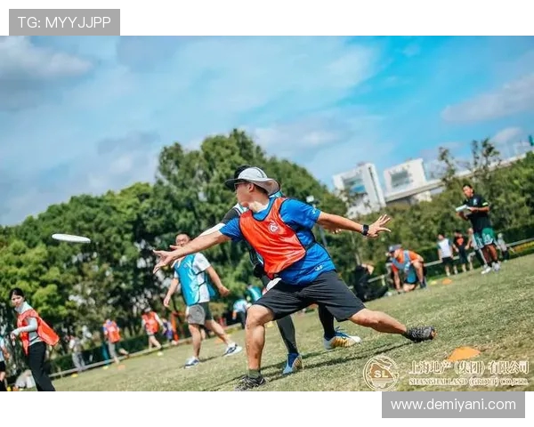 重庆飞盘队在极限运动嘉年华中的精彩表现与力量展示分析