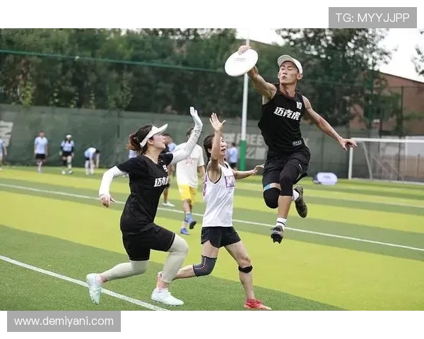 南京飞盘队在世界滑板锦标赛中以59分稳居积分榜首位