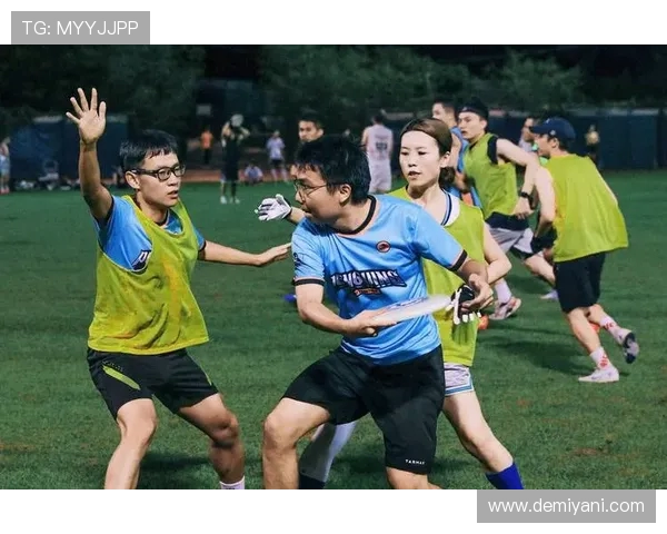 广州飞盘队在滑板精英赛中的奋勇拼搏与辉煌成就回顾